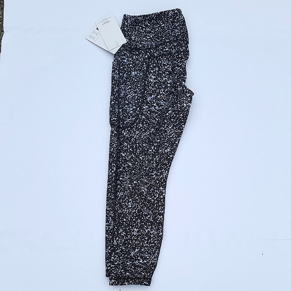 NWT Athleta Ultimate Stash 7/8 Tights Medium Petite